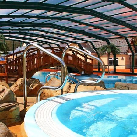 Cardigan Bay Holiday Park Buitenkant foto