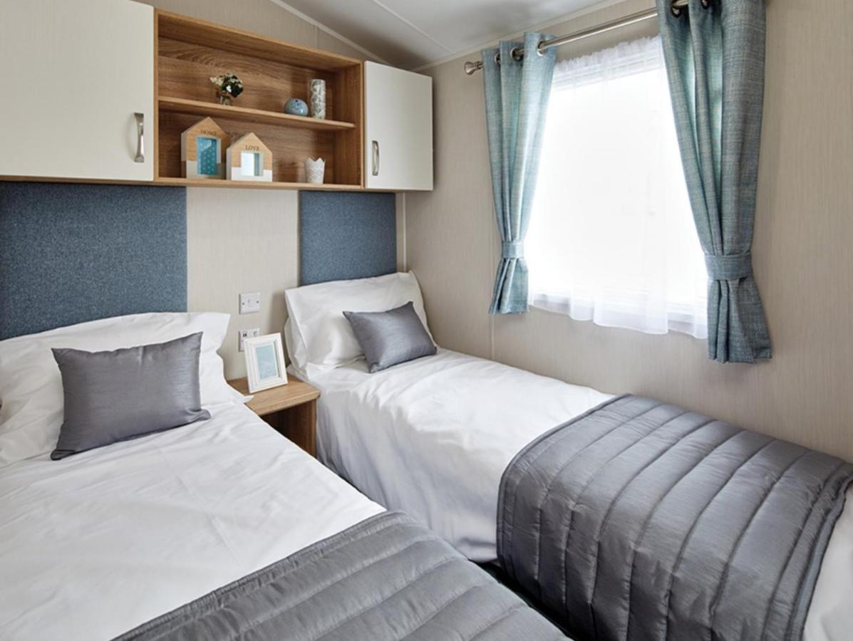 Cardigan Bay Holiday Park Buitenkant foto