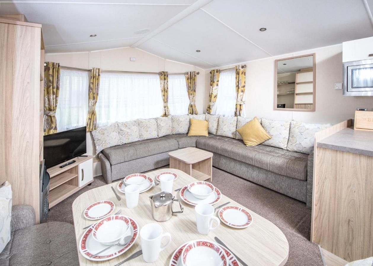 Cardigan Bay Holiday Park Buitenkant foto
