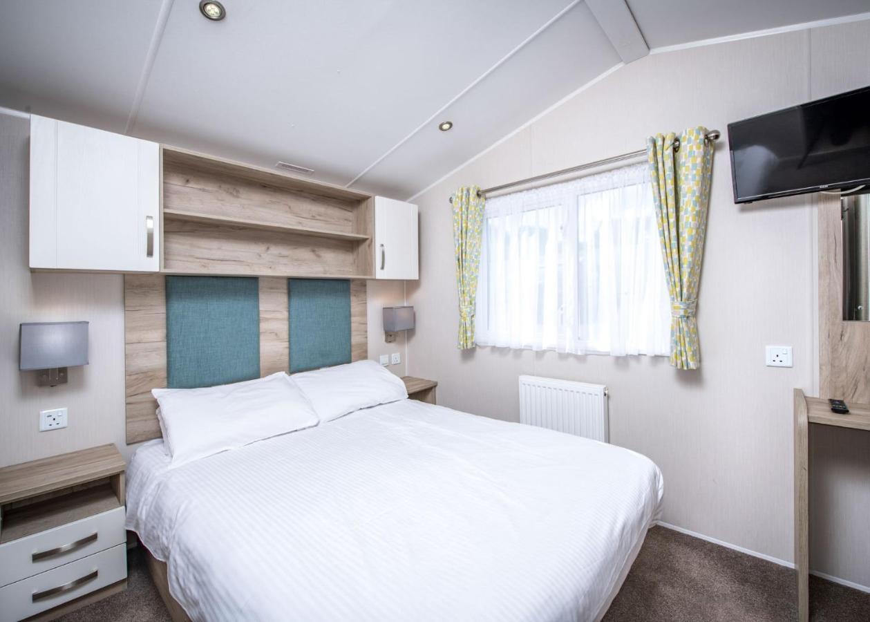 Cardigan Bay Holiday Park Buitenkant foto
